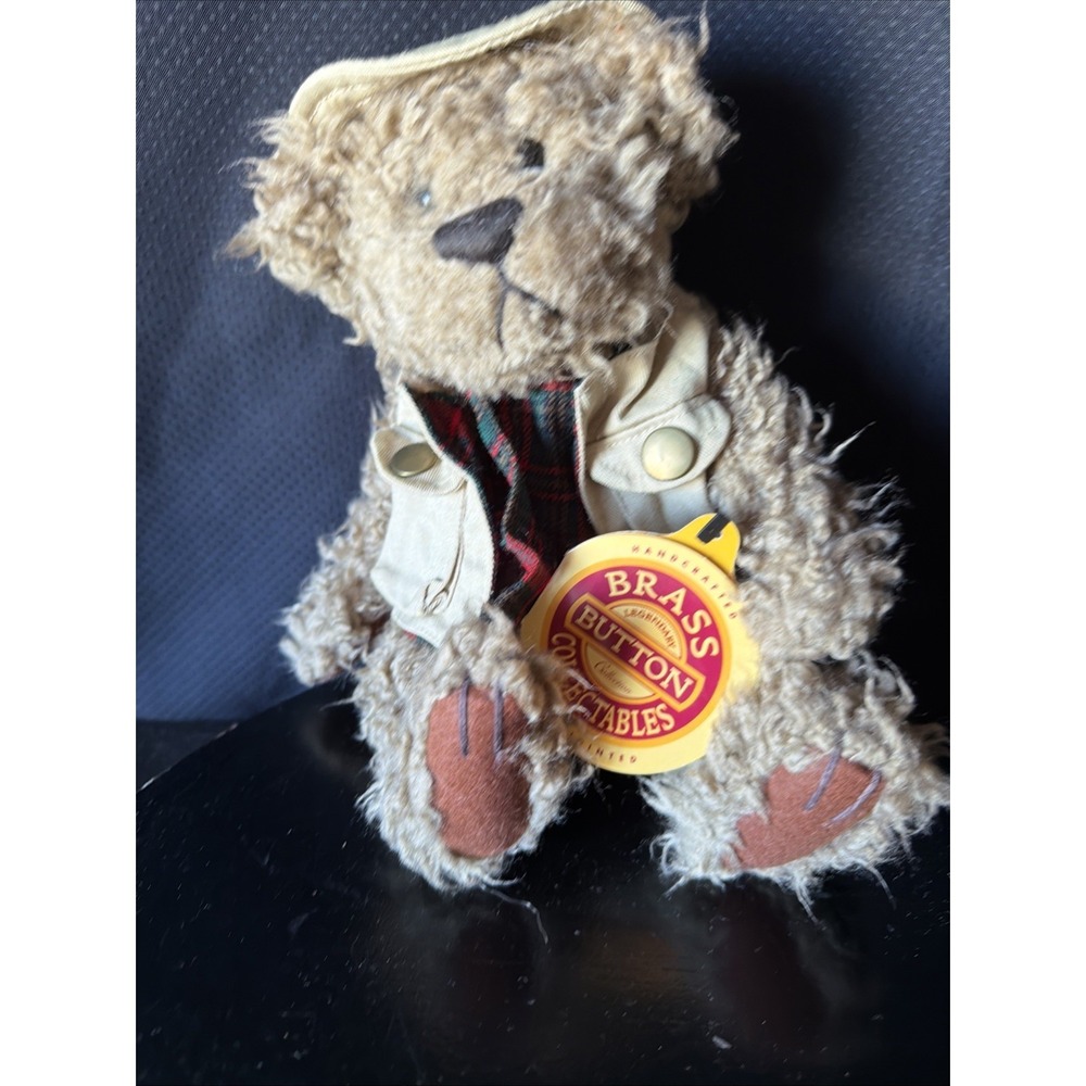 The Brass Button Collectables "TANNER" 1997 Fully Jointed The Bear Of Heath